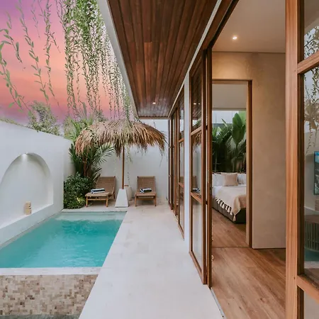 Private Pool, Skylight Bathtub, Dreamy Pool And Serene Greenery In Canggu!