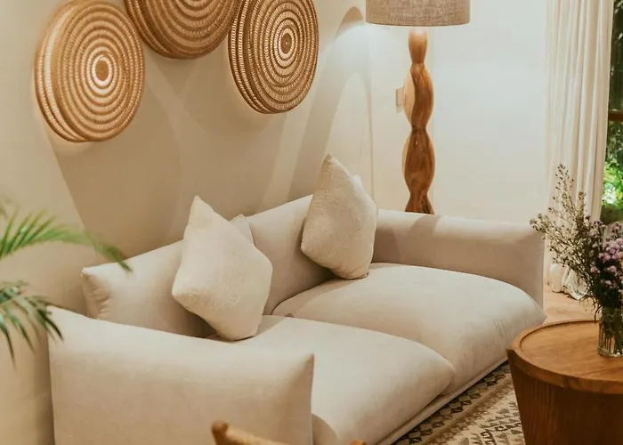 Private Pool, Skylight Bathtub, Dreamy Pool And Serene Greenery In Canggu! *