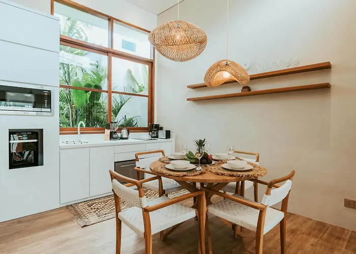 Villa Private Pool, Skylight Bathtub, Dreamy Pool And Serene Greenery In Canggu! *