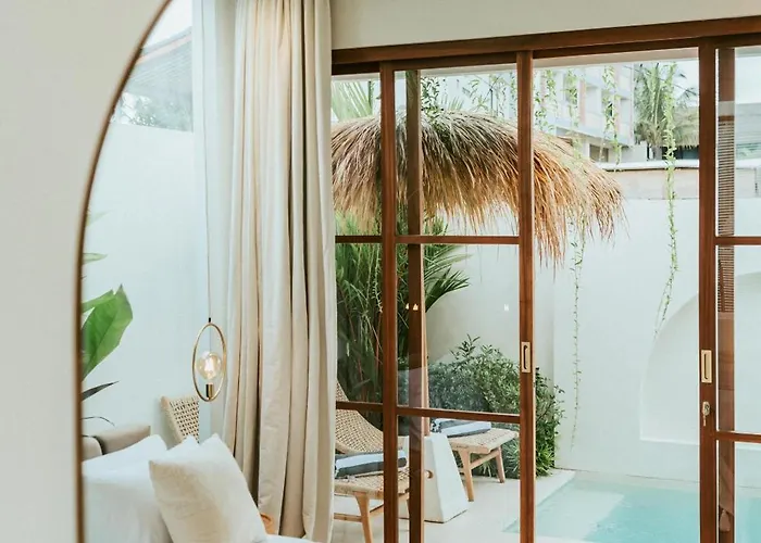 Private Pool, Skylight Bathtub, Dreamy Pool And Serene Greenery In Canggu! Villa