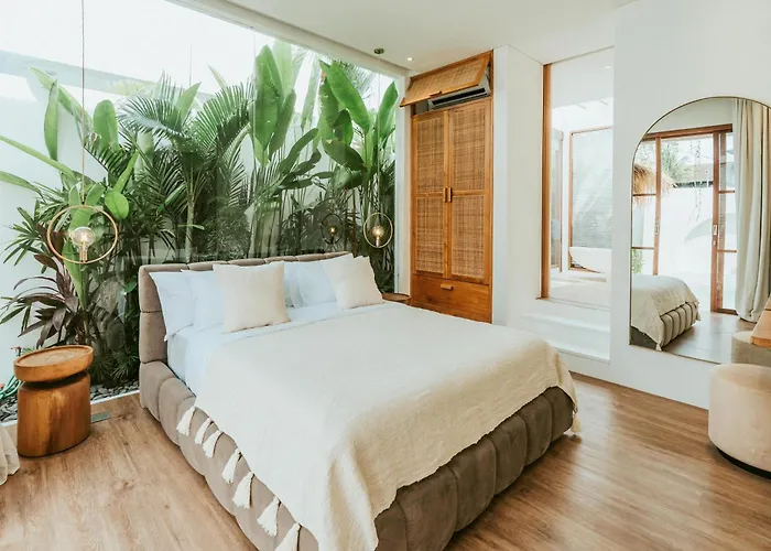 Villa Private Pool, Skylight Bathtub, Dreamy Pool And Serene Greenery In Canggu!