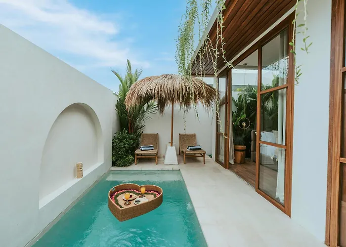 Villa Private Pool, Skylight Bathtub, Dreamy Pool And Serene Greenery In Canggu! *