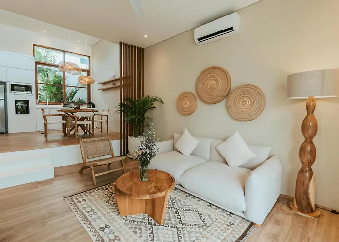 Private Pool, Skylight Bathtub, Dreamy Pool And Serene Greenery In Canggu! Villa Canggu (Bali)