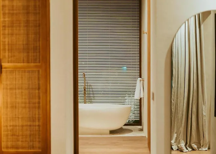 Villa Private Pool, Skylight Bathtub, Dreamy Pool And Serene Greenery In Canggu! *