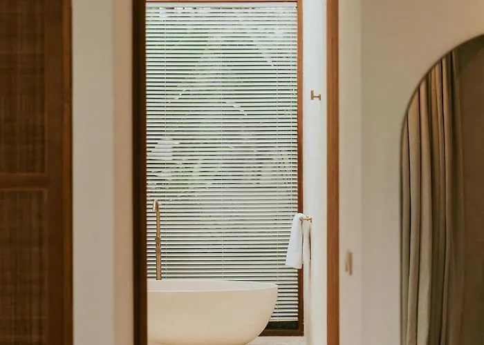 Private Pool, Skylight Bathtub, Dreamy Pool And Serene Greenery In Canggu! *