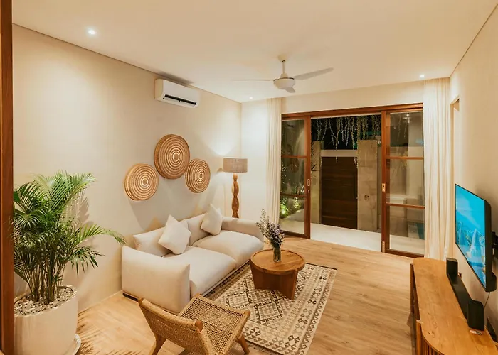 Private Pool, Skylight Bathtub, Dreamy Pool And Serene Greenery In Canggu! *