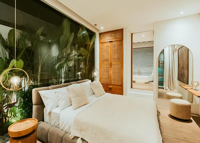 Villa Private Pool, Skylight Bathtub, Dreamy Pool And Serene Greenery In Canggu! Canggu (Bali)