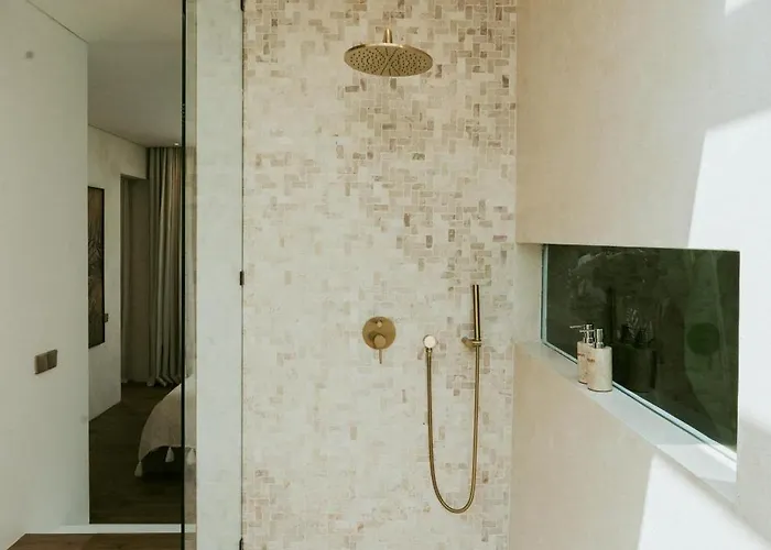 Villa Private Pool, Skylight Bathtub, Dreamy Pool And Serene Greenery In Canggu!