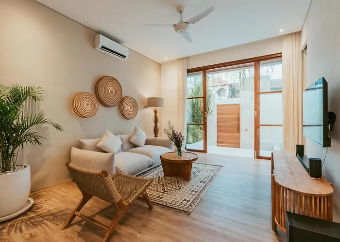 Villa Private Pool, Skylight Bathtub, Dreamy Pool And Serene Greenery In Canggu!